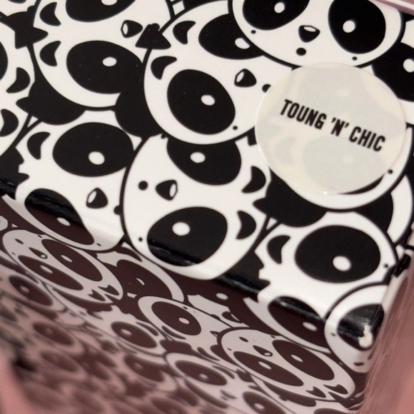 MAC Nicopanda Toung 'n' Chic Limited Edition Lipstick - Picture 5 of 8